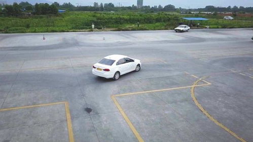 頂格處罰！宜賓2個駕校車被當(dāng)場查扣，只因未實(shí)行“一人一車一教”和無紙化教育